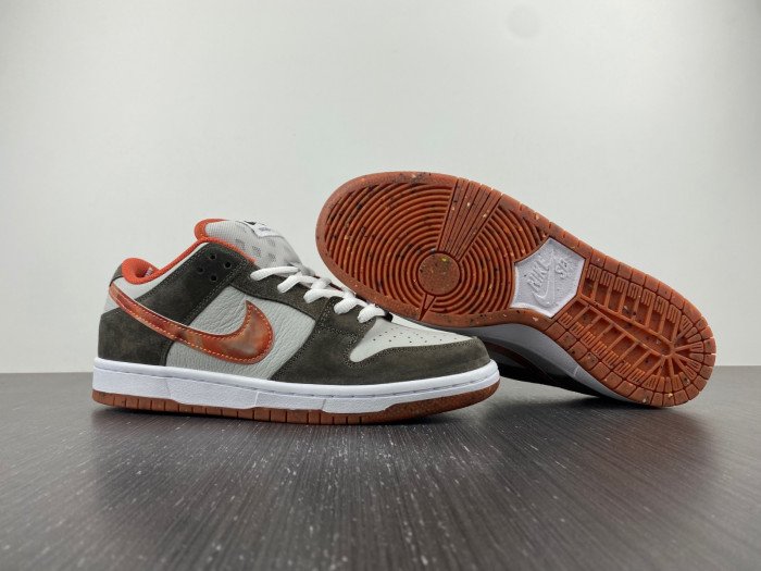 crushed d.c. x nike sb dunk low dh7782-001
